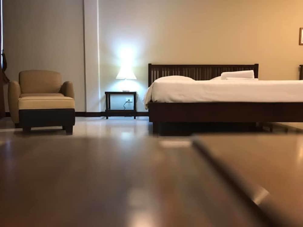 Mango Bedroom Inn Bangkok Exterior photo